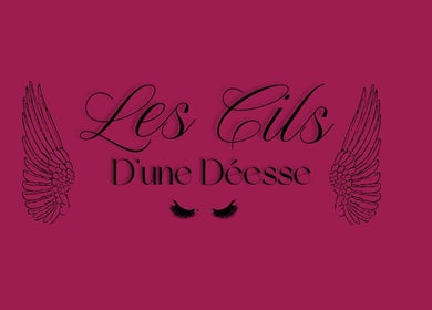 Logo de Les Cils D’une Déesse, un salon beauté à Sainte-Suzanne, Saint-denis, RE, avec ailes et cils.