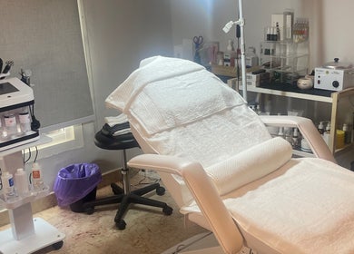Cozy treatment room at Studio M Aesthetics Clinic, Abu Dhabi, AE, equipped for advanced skin care.