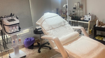 Cozy treatment room at Studio M Aesthetics Clinic, Abu Dhabi, AE, equipped for advanced skin care.