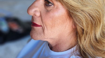 Kim Leigh Harmse Makeup Artist image 2