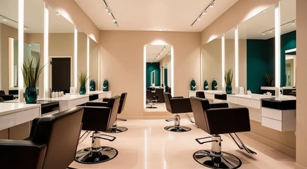 Luxe Hair Studio image 2