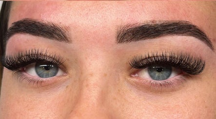 Beauty Beyond Browz - Hallidays Point billede 2