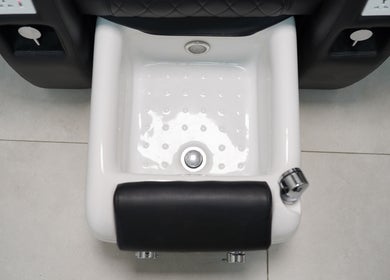 Pedicure spa chair at Perfect Image Gents Salon in Sharjah, Sharjah, AE for ultimate relaxation.