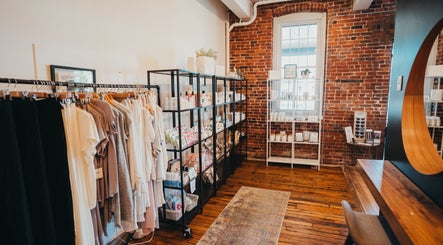 Glow Beauty Bar
