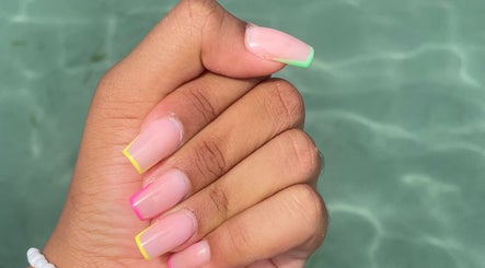 Aqua Nails by Yaëlle