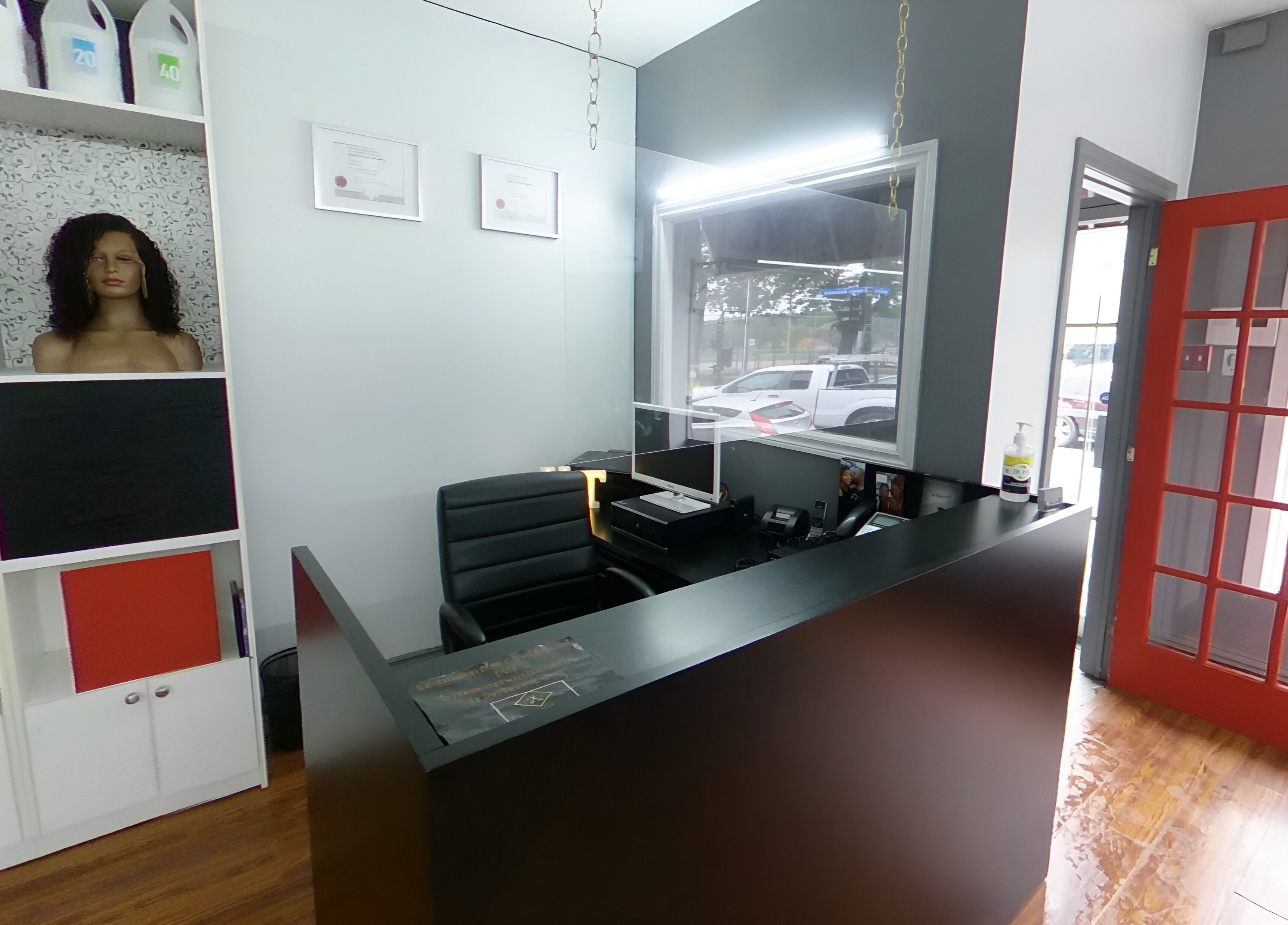 Accueil élégant de Tendance Versa Inc. à Montréal, Québec, CA, avec décoration moderne et mobilier chic.