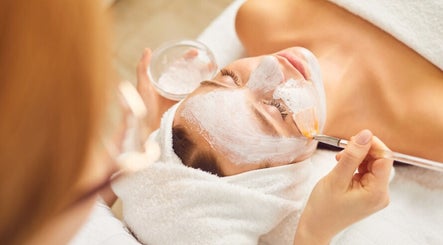 Holly's Spa & Facials