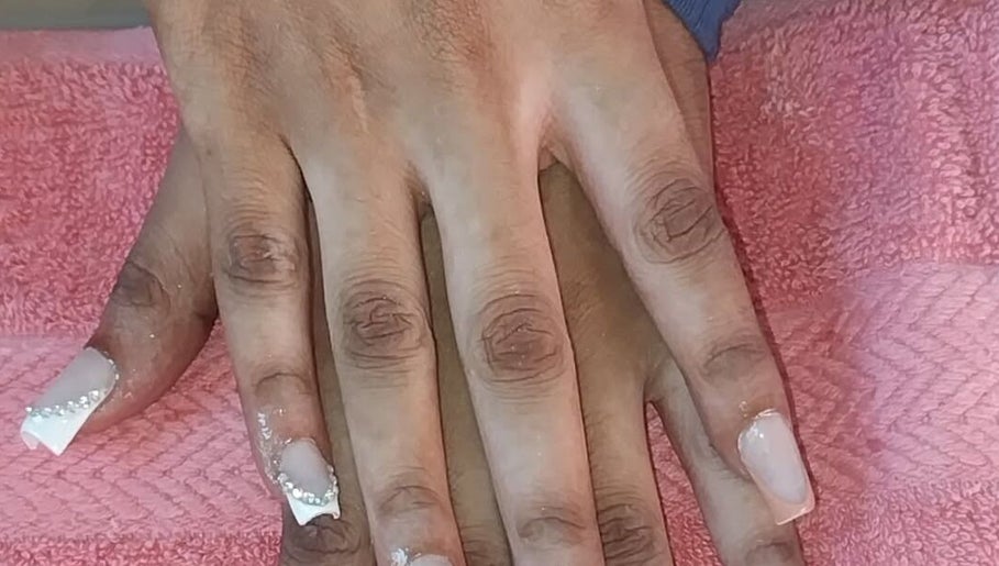 Nailuxe image 1