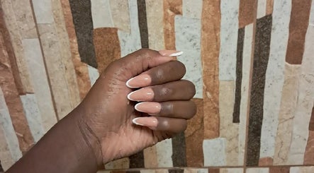 Nailuxe image 3