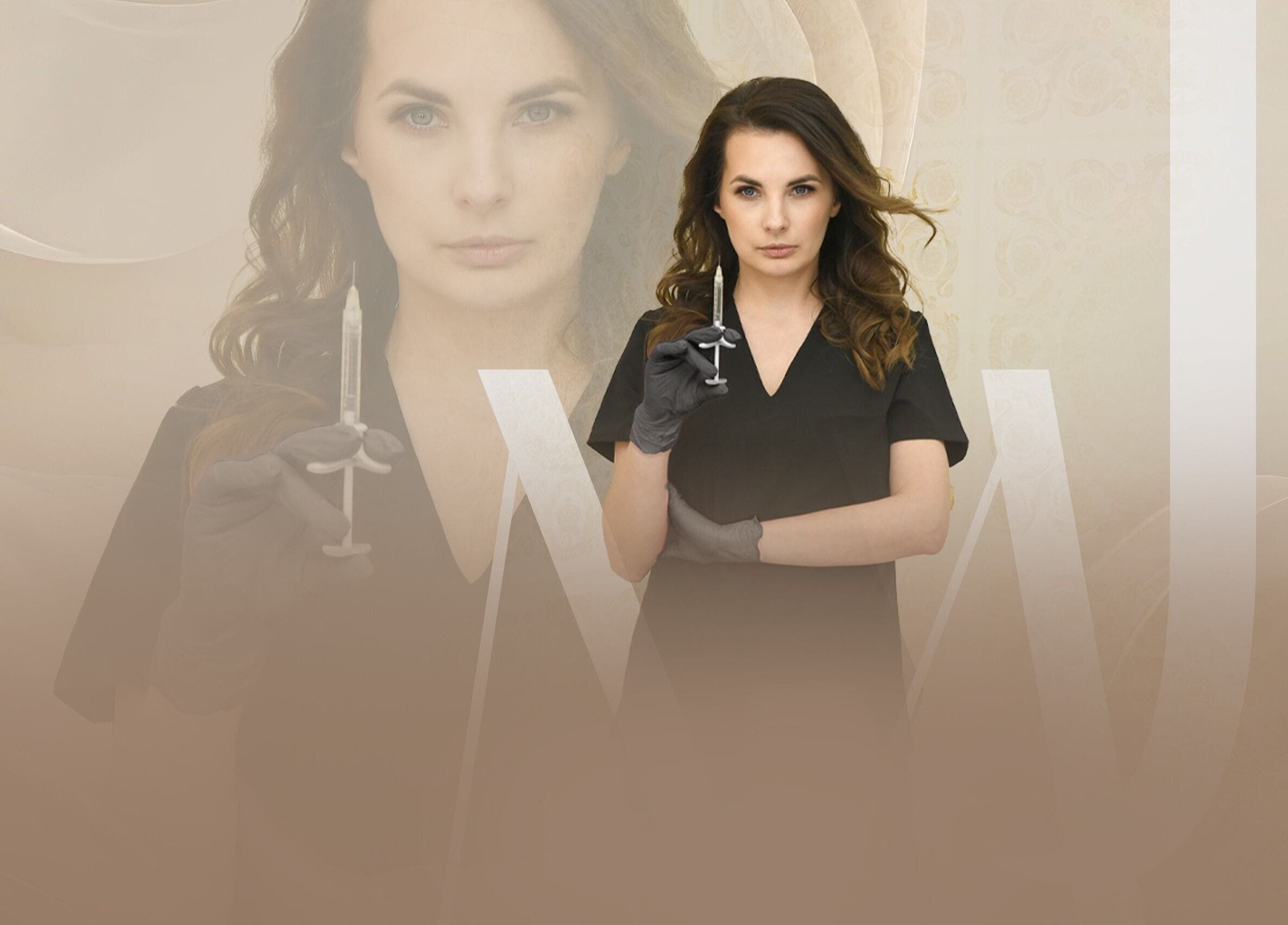 Specjalistka w MJ Beauty Clinic w Yeovil, Anglia, GB, trzymająca strzykawkę.