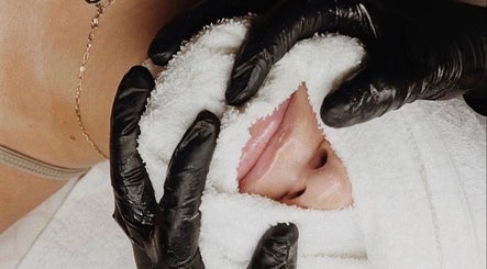 The Pretty Skin Society image 3