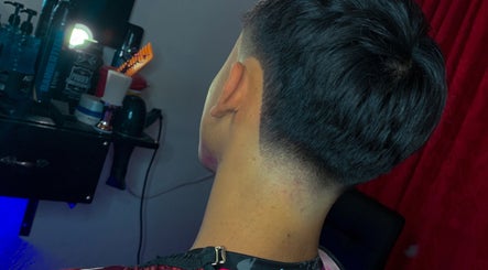 Davee Barber image 2