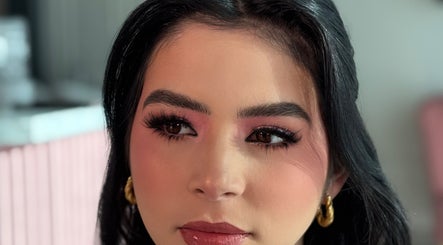 Mirada con maquillaje profesional en Rebeca Peña Integral Beauty Studio, Los Mochis, Sinaloa, MX.