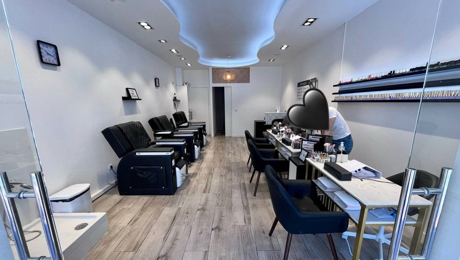 X Nails - Nagelstudio Peguera image 1