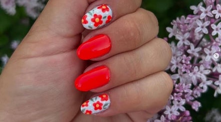 House of nail’s by Typhanie
