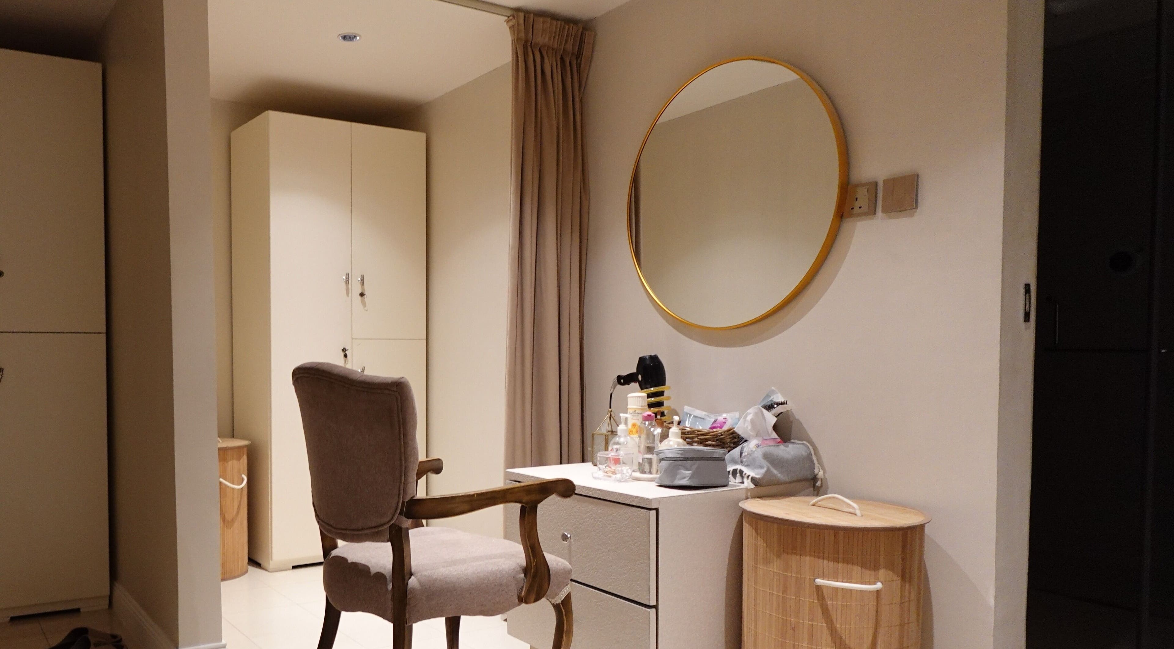 Chic salon station with mirror and chair at Notes Salon, Dammam, Eastern Province, SA.