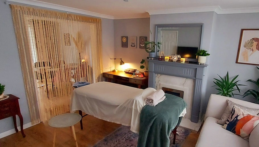 Massage Studio Idyllic image 1