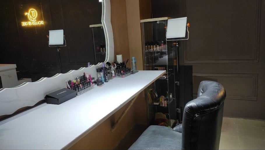Dolled by Dee Makeup Studio image 1