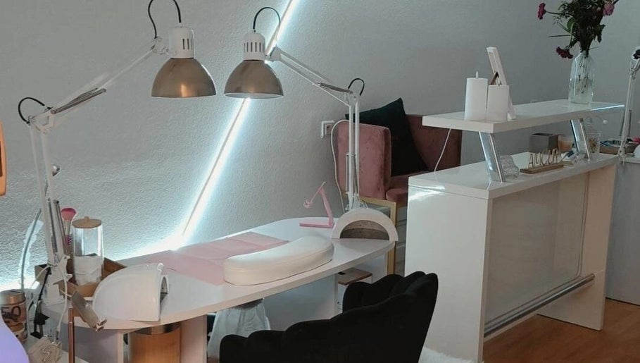 Zona de manicura en Beauty Studio. By Julissa Rodríguez en Saint-louis, Grand Est, FR.