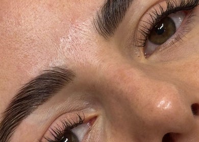 Expert eyebrow shaping at Bespoke Beauty, Caringbah, New South Wales, AU, enhancing natural look.