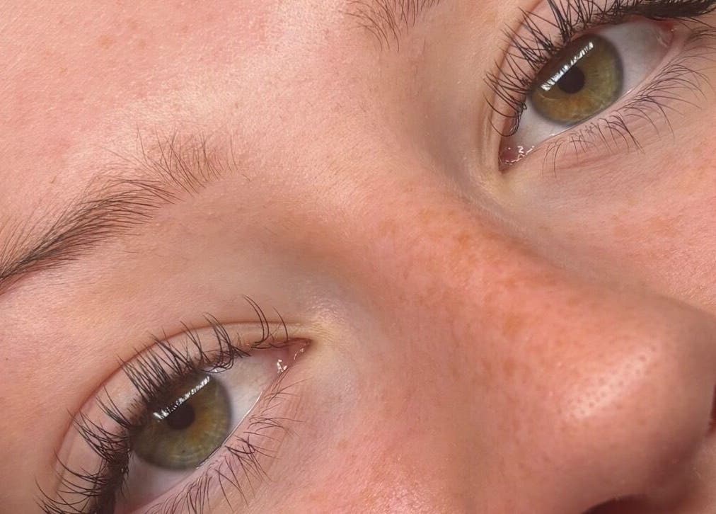 Close-up of expertly applied lashes at lishas_lashes in Londonderry, Northern Ireland, GB showcasing natural beauty.