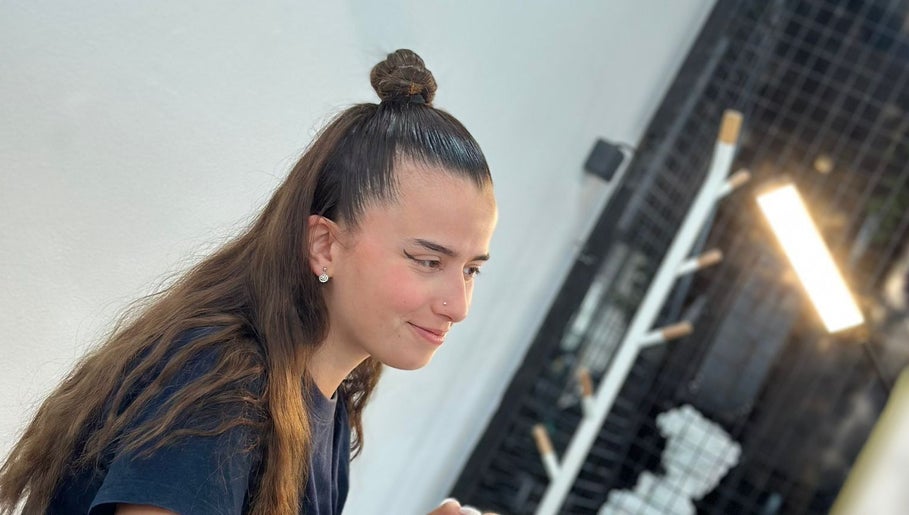 Cliente satisfeita no Tatianabeautycare, Viana Do Castelo, Viana Do Castelo, PT, após tratamento de beleza.