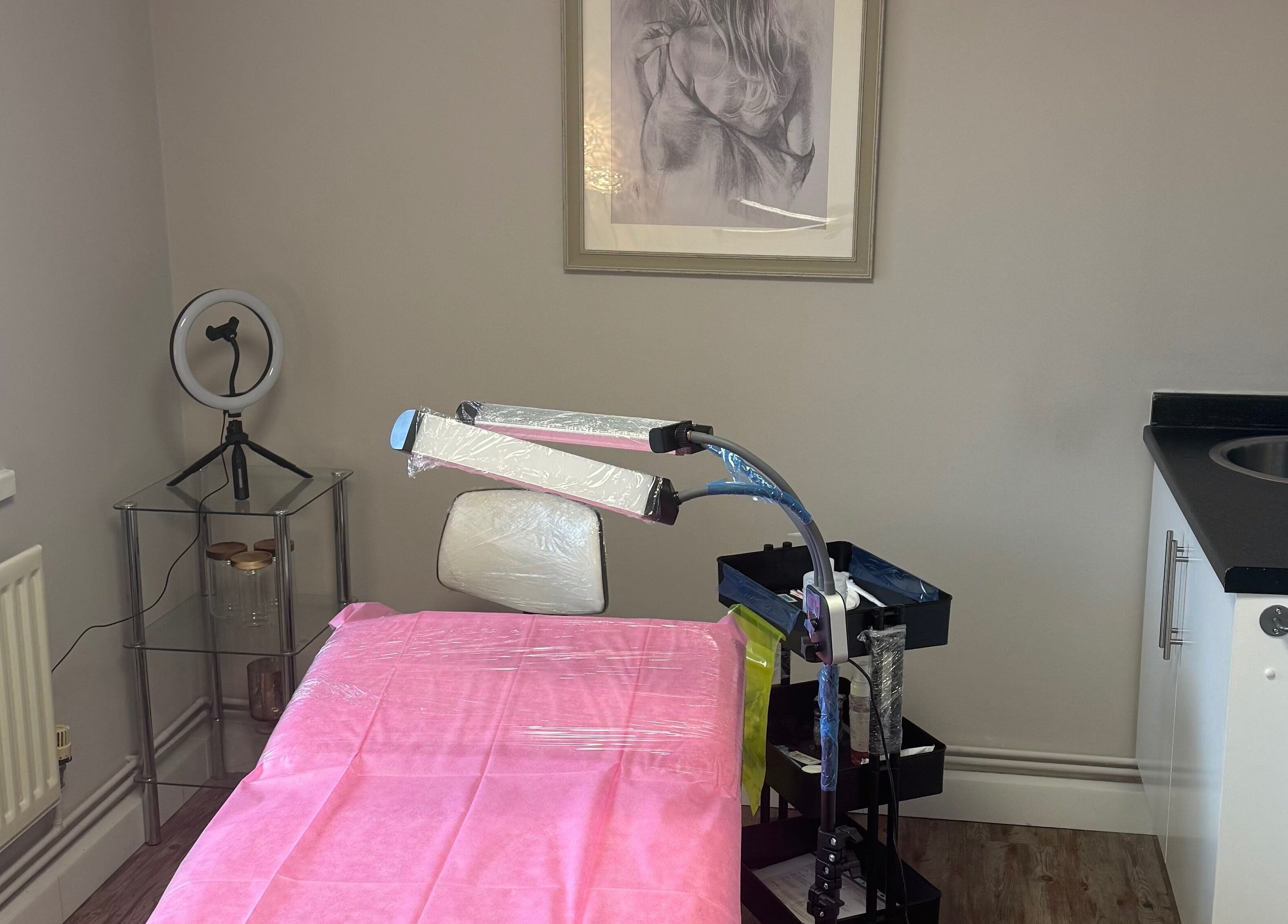 Bright, professional treatment room at Arcus SPMU Ltd, Wallsend, England, GB with modern equipment.