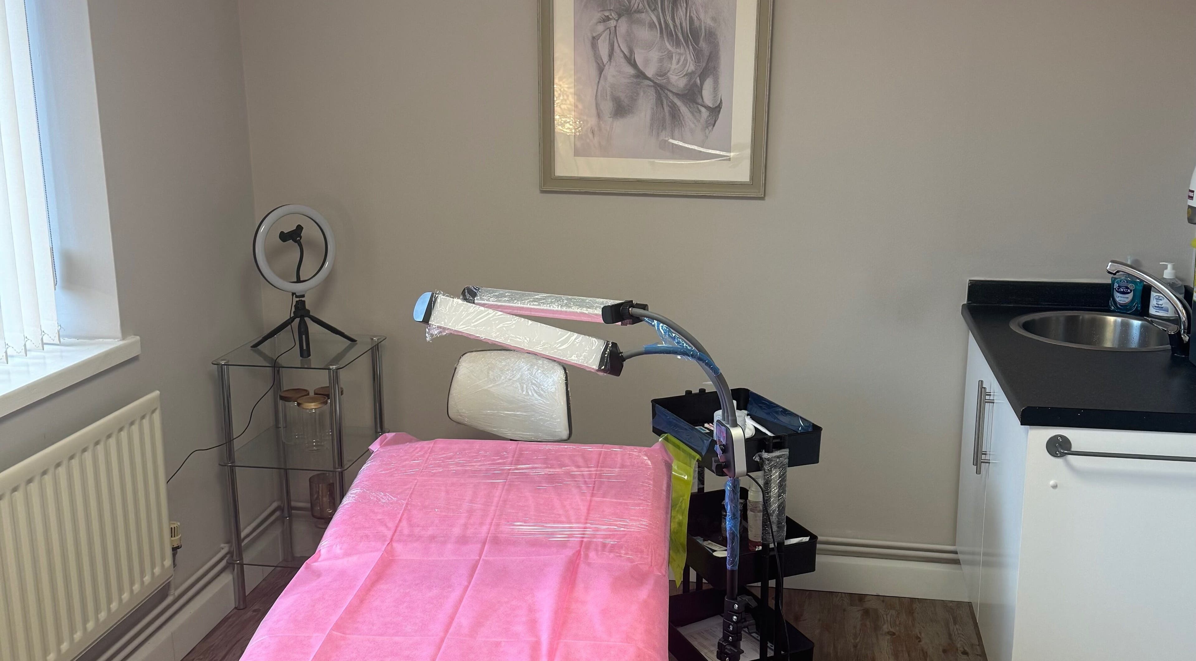 Bright, professional treatment room at Arcus SPMU Ltd, Wallsend, England, GB with modern equipment.