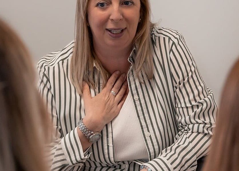 Therapist leading a group session at Insight Therapies, Doncaster, England, GB.