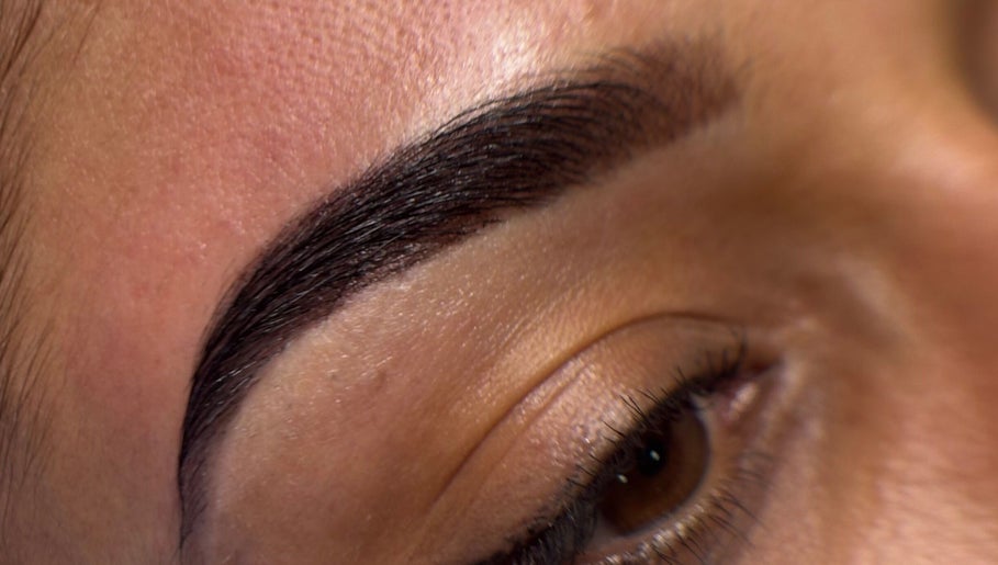 Carla Paz Lashes & Brows Studio, bilde 1