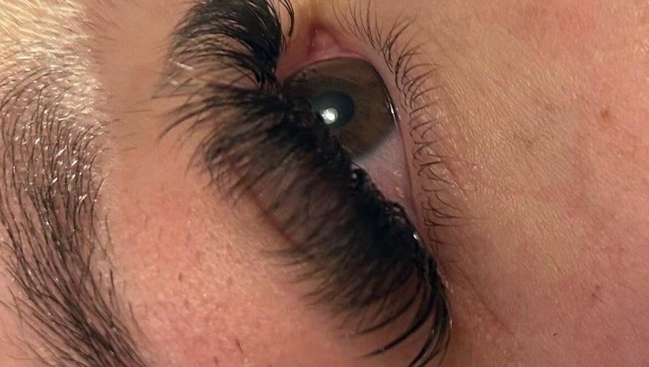 Lashes Bymna image 1