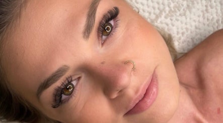 Lashes Bymna image 3