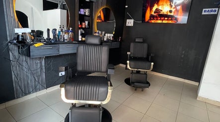 Under Barbershop图像2