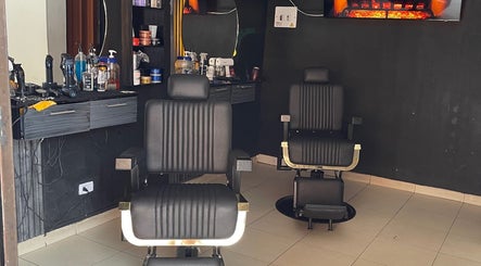 Under Barbershop图像3