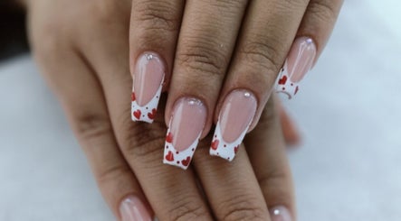Gabriela Sánchez  Nails + Lashes + More image 2