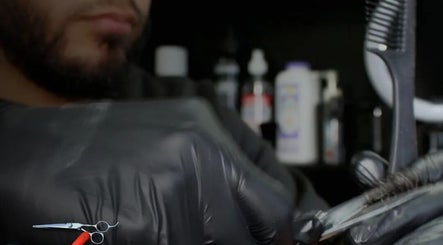 Zorry02barber image 3
