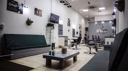 Route 8 Barbers Reading Gate image 3