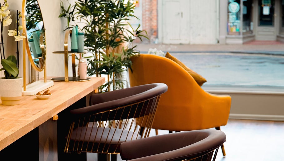 McGuigan Salon afbeelding 1