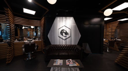 ADAM Grooming Atelier - Canary Wharf Cabot Place slika 3