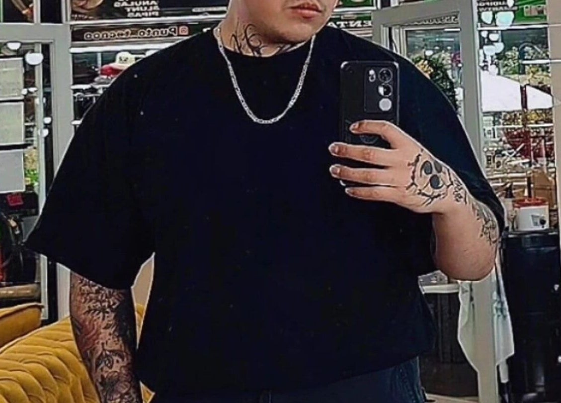 Interior moderno de BARBERÍA Y PELUQUERÍA PLATINO en Los Angeles, Bío Bío, CL con un ambiente contemporáneo.