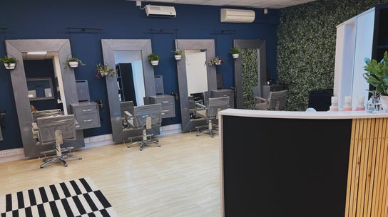 Hair Salon Near Me UK