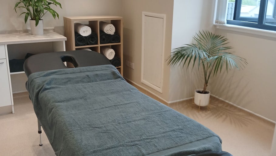 Soft Tissue and Massage Therapy - Andy Blacklock, bilde 1