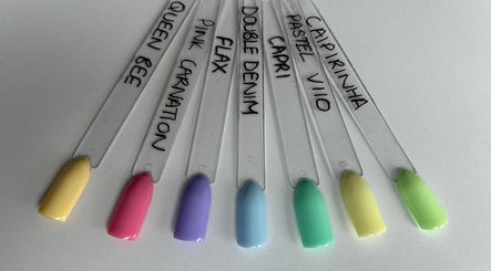 Gambar Options Hair And Nail Salon 3