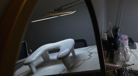 Of.Lamimani beauty station with modern tools in Chicago, Illinois, US, showcasing elegance and functionality.