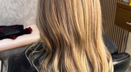 Genesissalon, bilde 2