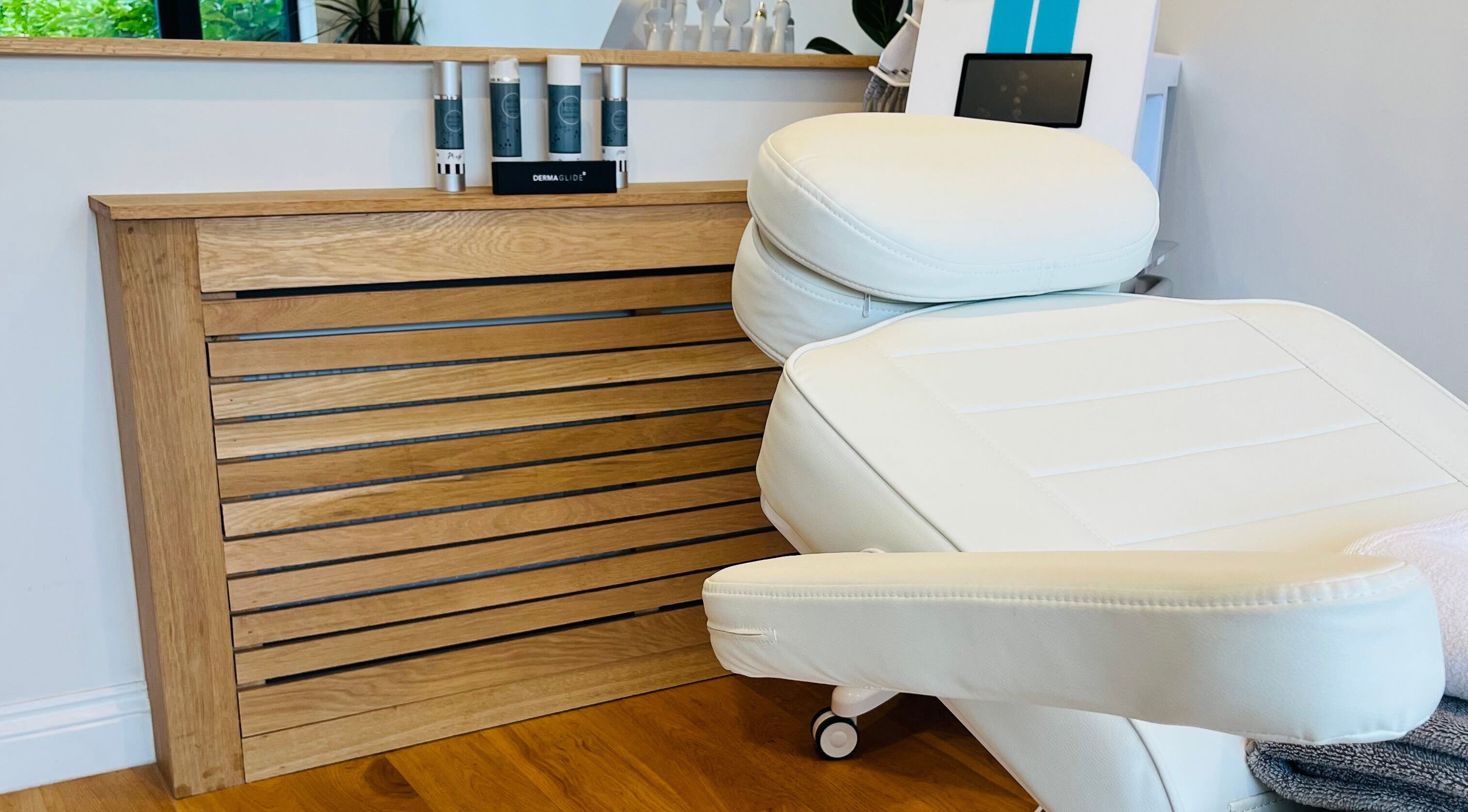 Comfortable white recliner at Thanet Rejuvenation Studio, RAMSGATE, England, GB for relaxation.
