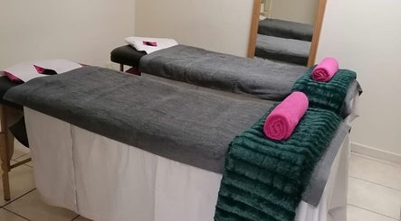 Bobbles Beauty Bar