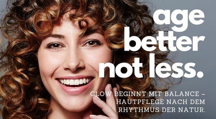 AGE BETTER * NOT LESS afbeelding 2