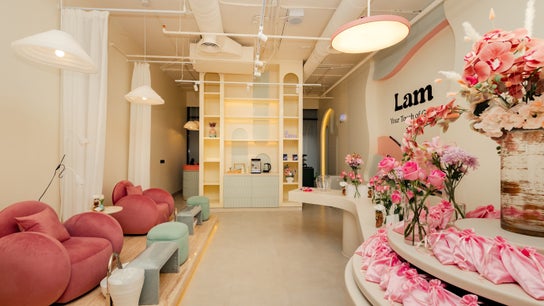Lam Nails and Spa