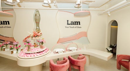 Elegant interior of Lam Nails and Spa in Riyadh, Riyadh Province, SA, featuring floral decor and modern seating.